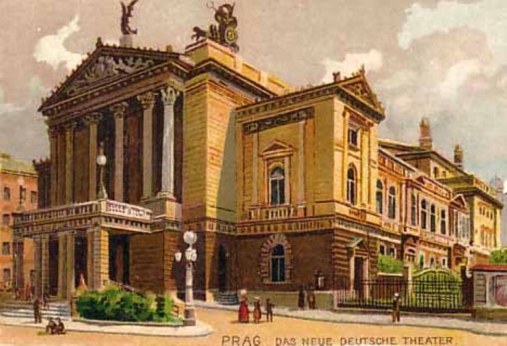 1888-1939 - Nové německé divadlo, 1939-1944 - Německá opera (Deutsches Opernhaus), 1945-1949 - Divadlo 5. května 1949-1992 - Smetanovo divadlo, 1967–1973 – Generální rekonstrukce (Národní shromáždění, metro)