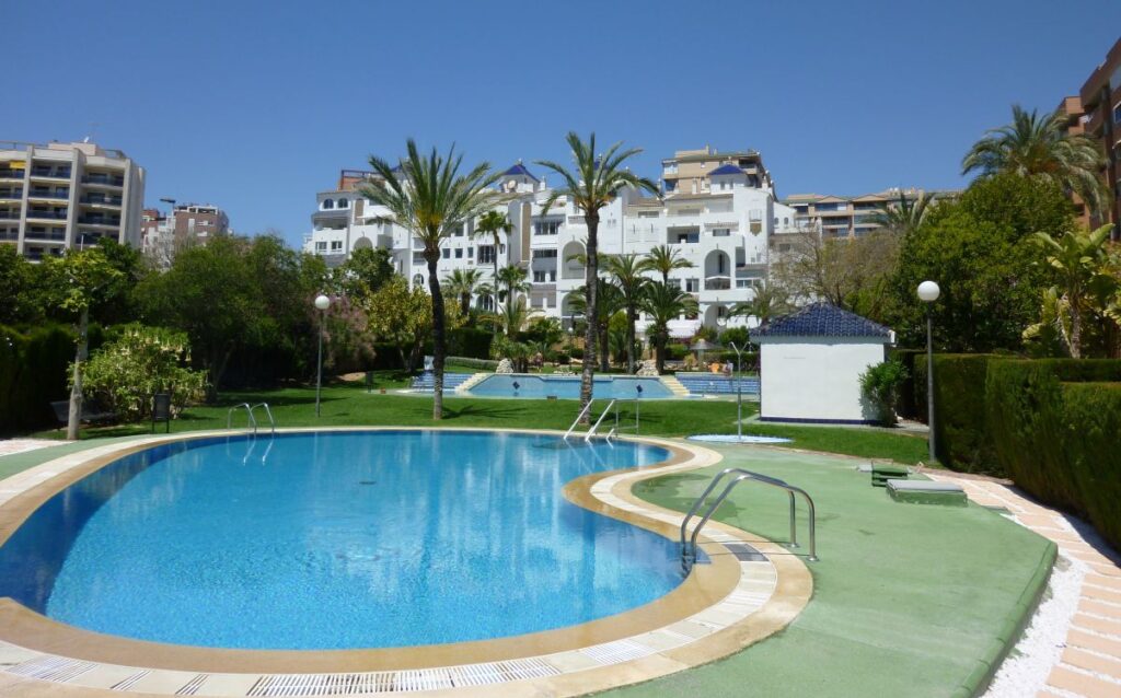 Zahrada a bazény v komplexu Casablanca